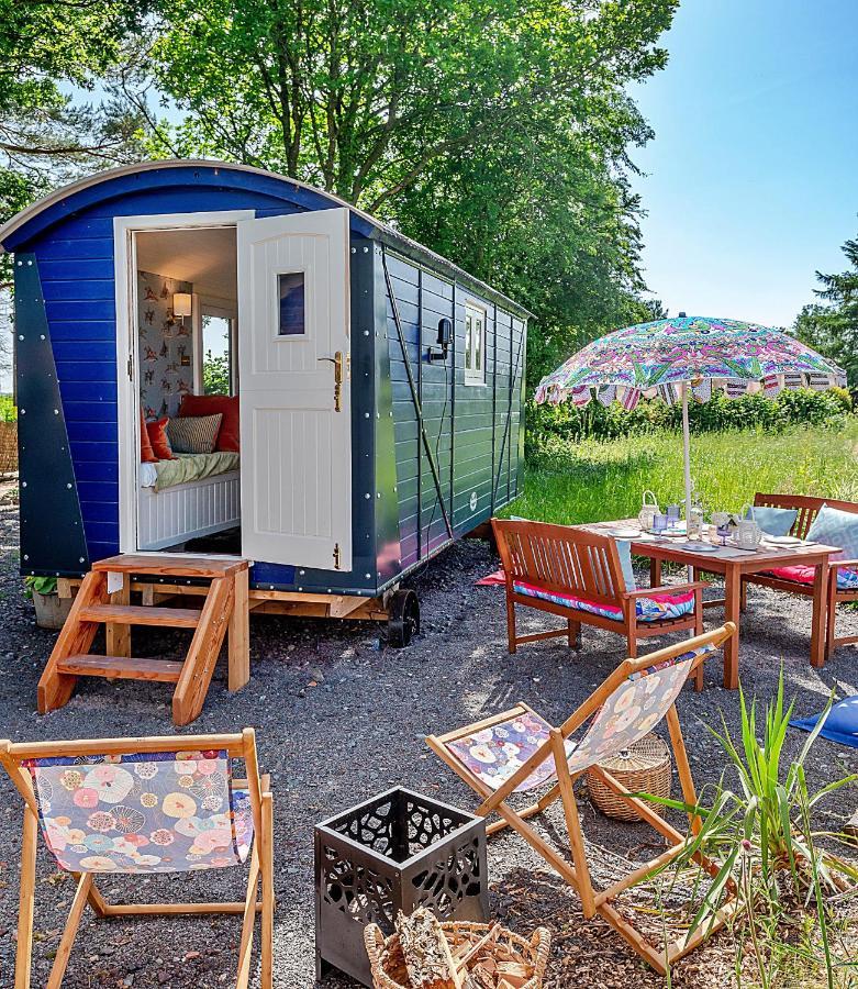 Finest Retreats - Shrawardine Train Carriage Villa Luaran gambar